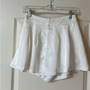 DO+BE silky white shorts